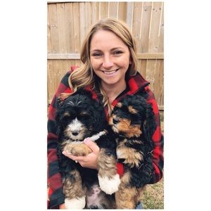 Meet your Posher, Caitlin